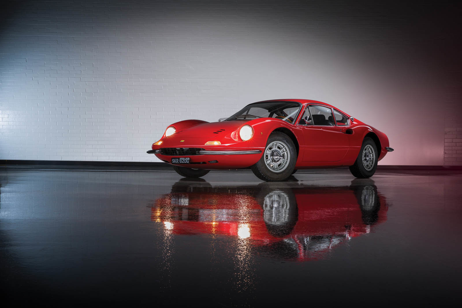 Do aukce míří fascinující sbírka 13 vozů Ferrari