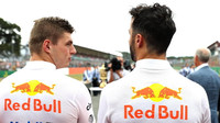 Max Verstappen a Daniel Ricciardo před závodem v Silverstone