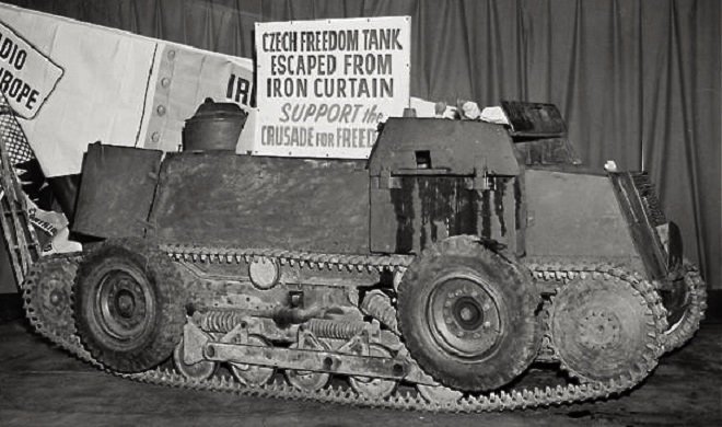 Podomácku upravený transportér RR-7 se stal ve světě známý pod názvem "Tank svobody"