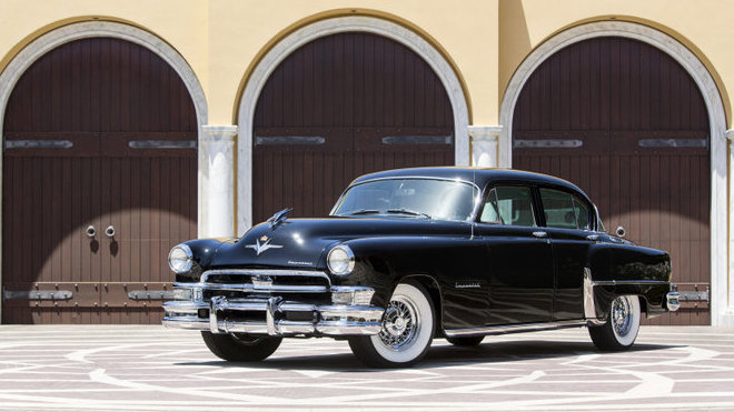 1953 Chrysler Custom Imperial - jeden z prvních automobilů vybavený klimatizací