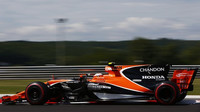 Stoffel Vandoorne s McLarenem MCL32 na Hungaroringu