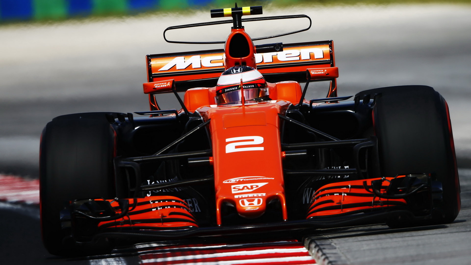 Stoffel Vandoorne s McLarenem MCL32 na Hungaroringu