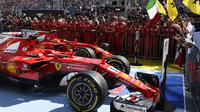 Kimi Räikkönen a Sebastian Vettel v cíli závodu v Maďarsku