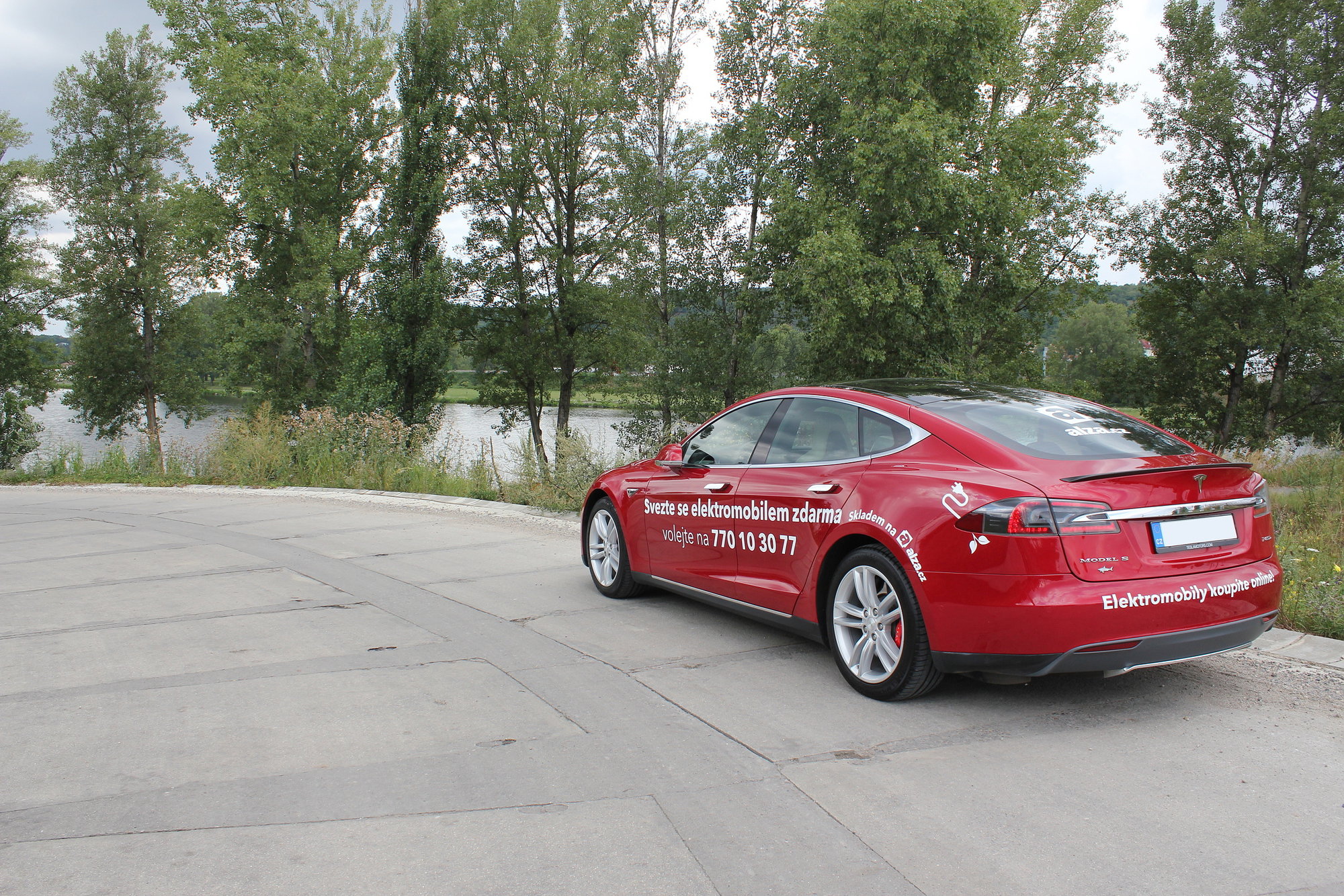 Tesla Model S P85D