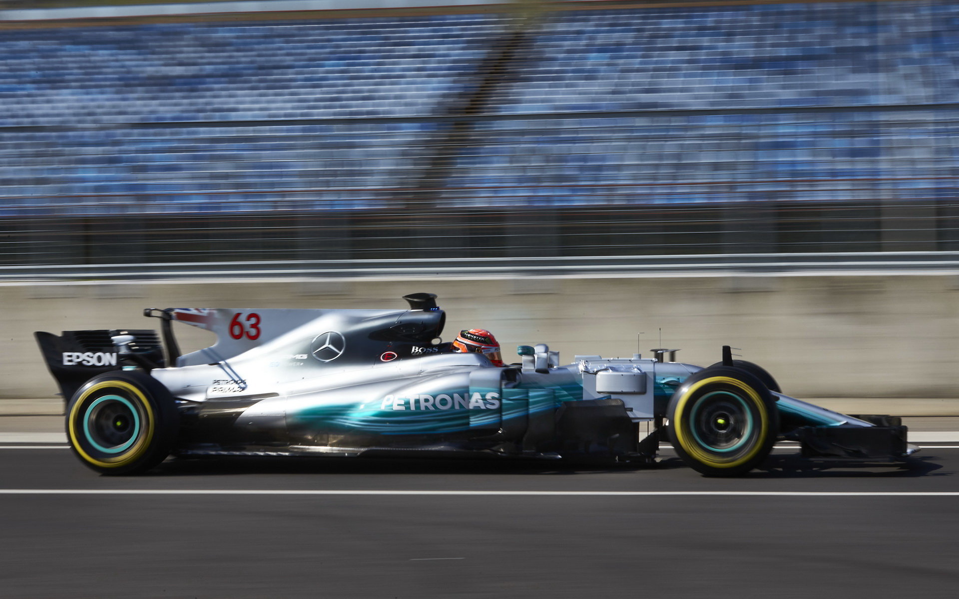 George Russell testuje první den vůz Mercedes F1 W08 EQ Power+ v Maďarsku