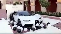 I takto může vypadat rozbalování Bugatti Chiron