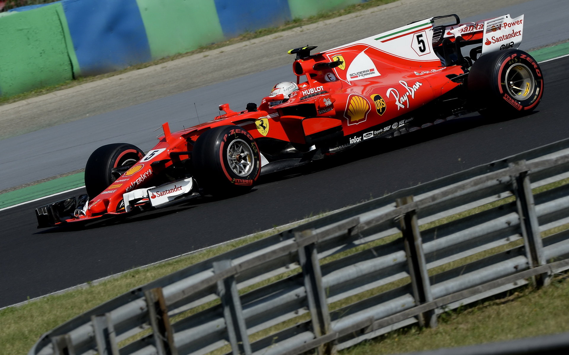 Sebastian Vettel s vozem SF70H při testech v Maďarsku