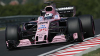 Nikita Mazepin testuje druhý den vůz Force India VJM10 - Mercedes v Maďarsku