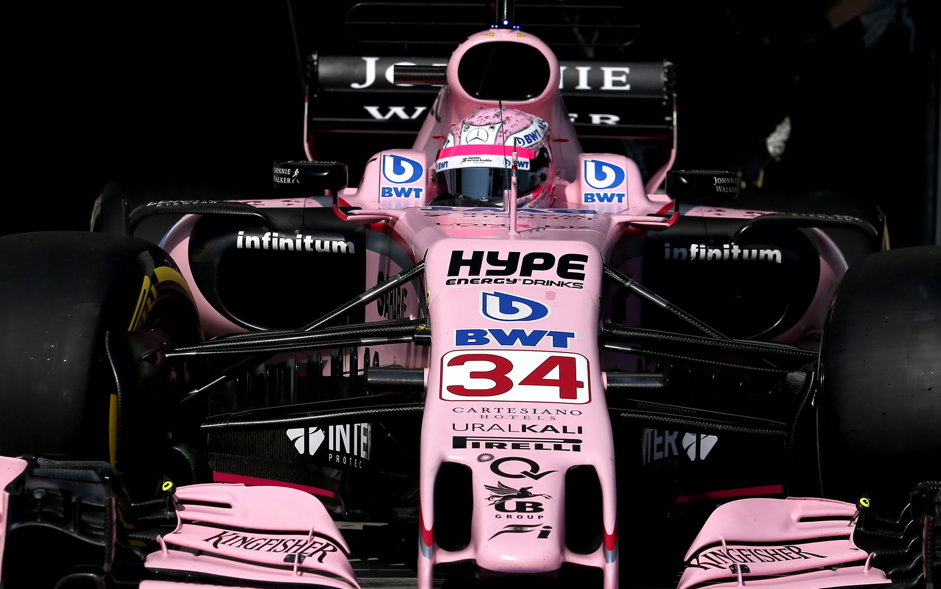 Lucas Auer testuje druhý den vůz Force India VJM10 - Mercedes v Maďarsku