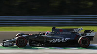 Ferrucci testuje druhý den vůz Haas VF-17 Ferrari v Maďarsku
