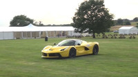 Ferrari LaFerrari se proměnilo v zatraceně drahou hračku pro údržbu trávníku