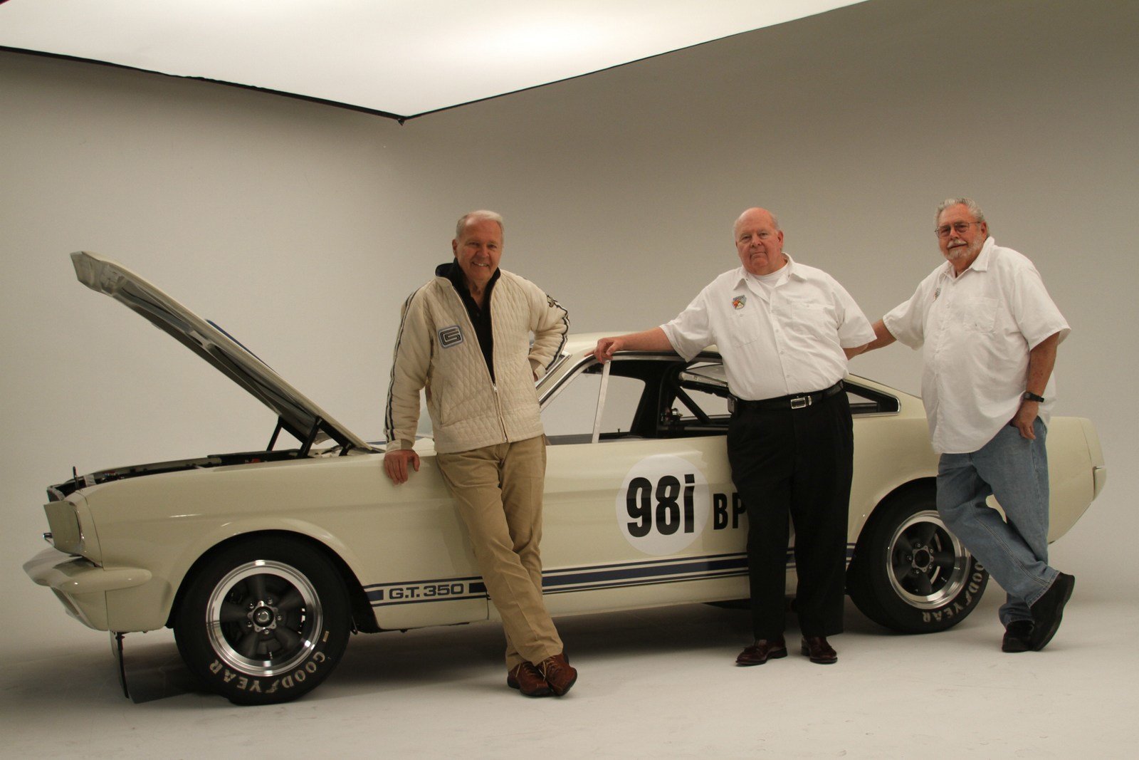 Tým  Original Venice Crew se staro-novým Shelby GT350