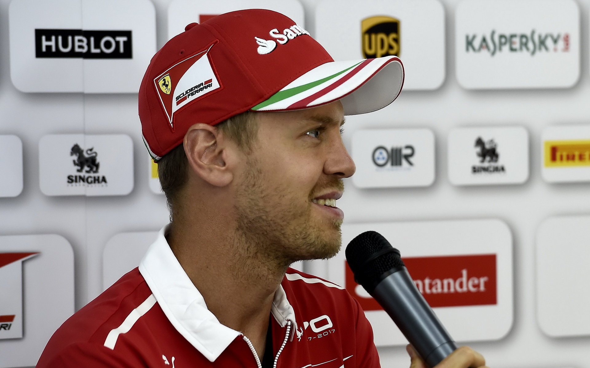 Sebastian Vettel popírá, že by byl proti Räikkönenovi nějak zvýhodňován
