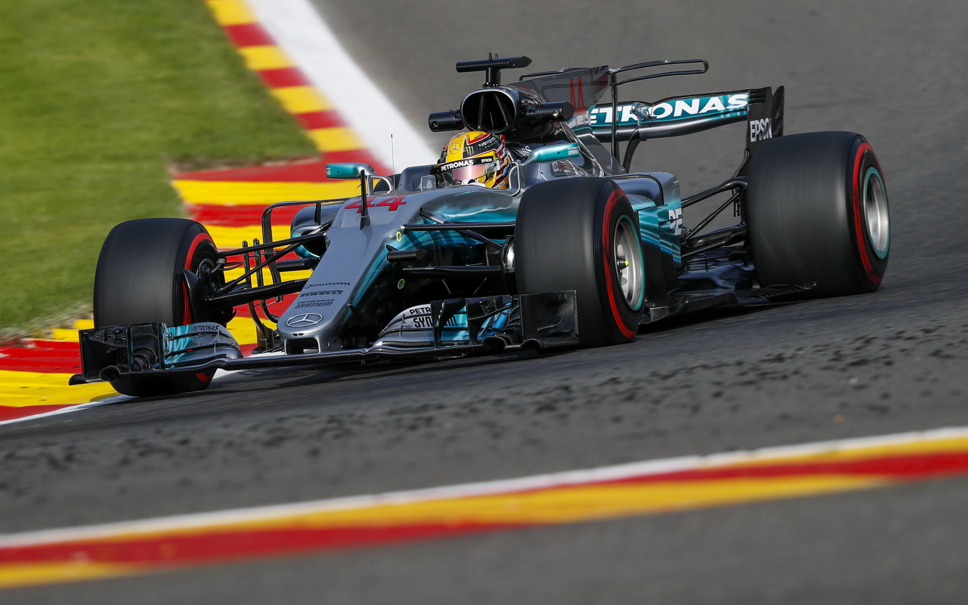 Lewis Hamilton v Belgii sice vyhrál, Mercedes ale očekával větší náskok