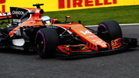 Fernando Alonso při tréninku v Belgii