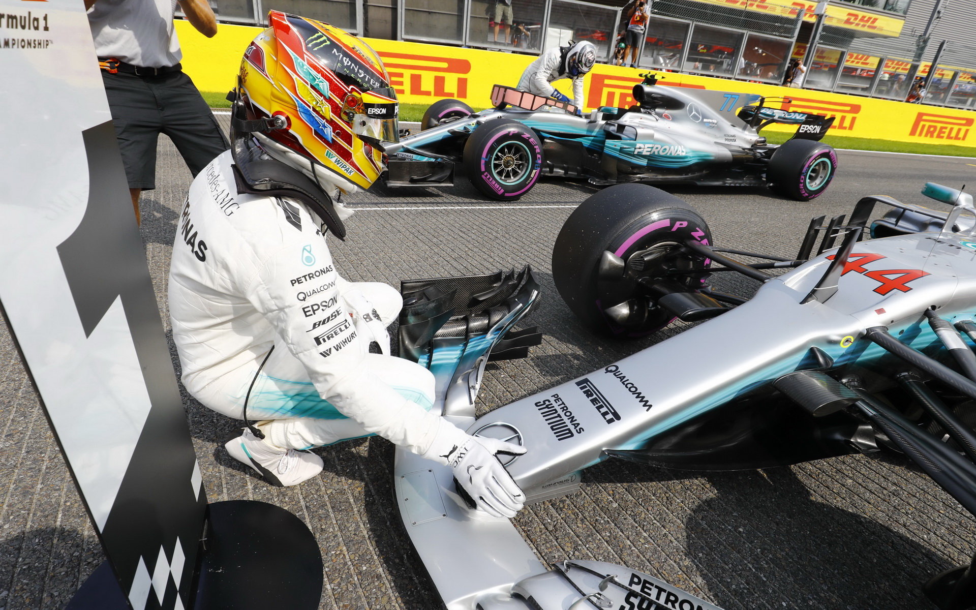 Lewis Hamilton po vítězné kvalifikaci v Belgii