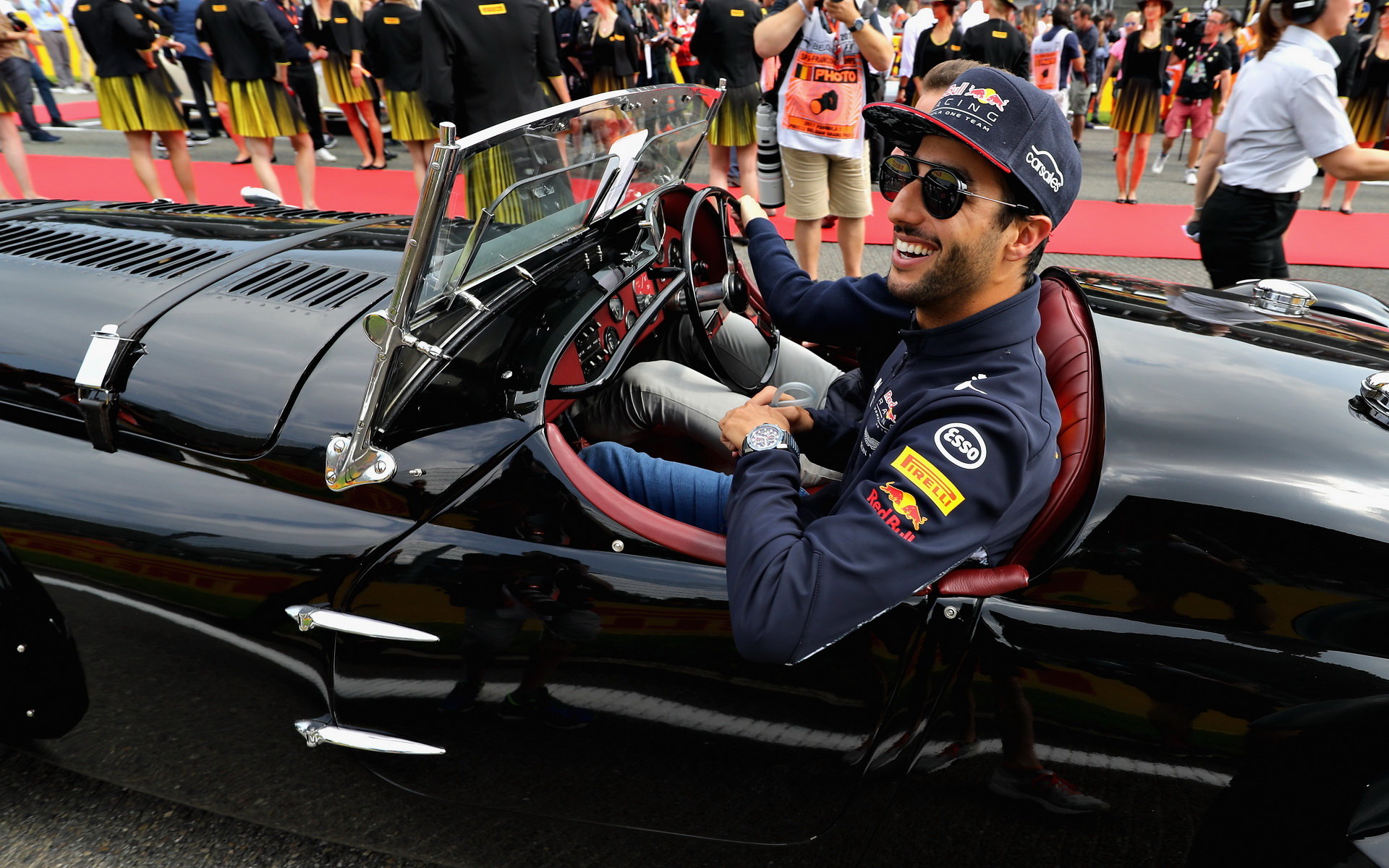 Daniel Ricciardo při prezentaci před závodem v Belgii