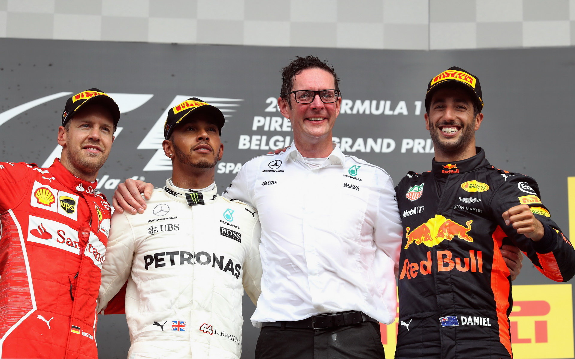 Na tiskovce byli dotázání ohledně nejlepšího předjížděcího manévru sezony Vettel, Hamilton a Ricciardo