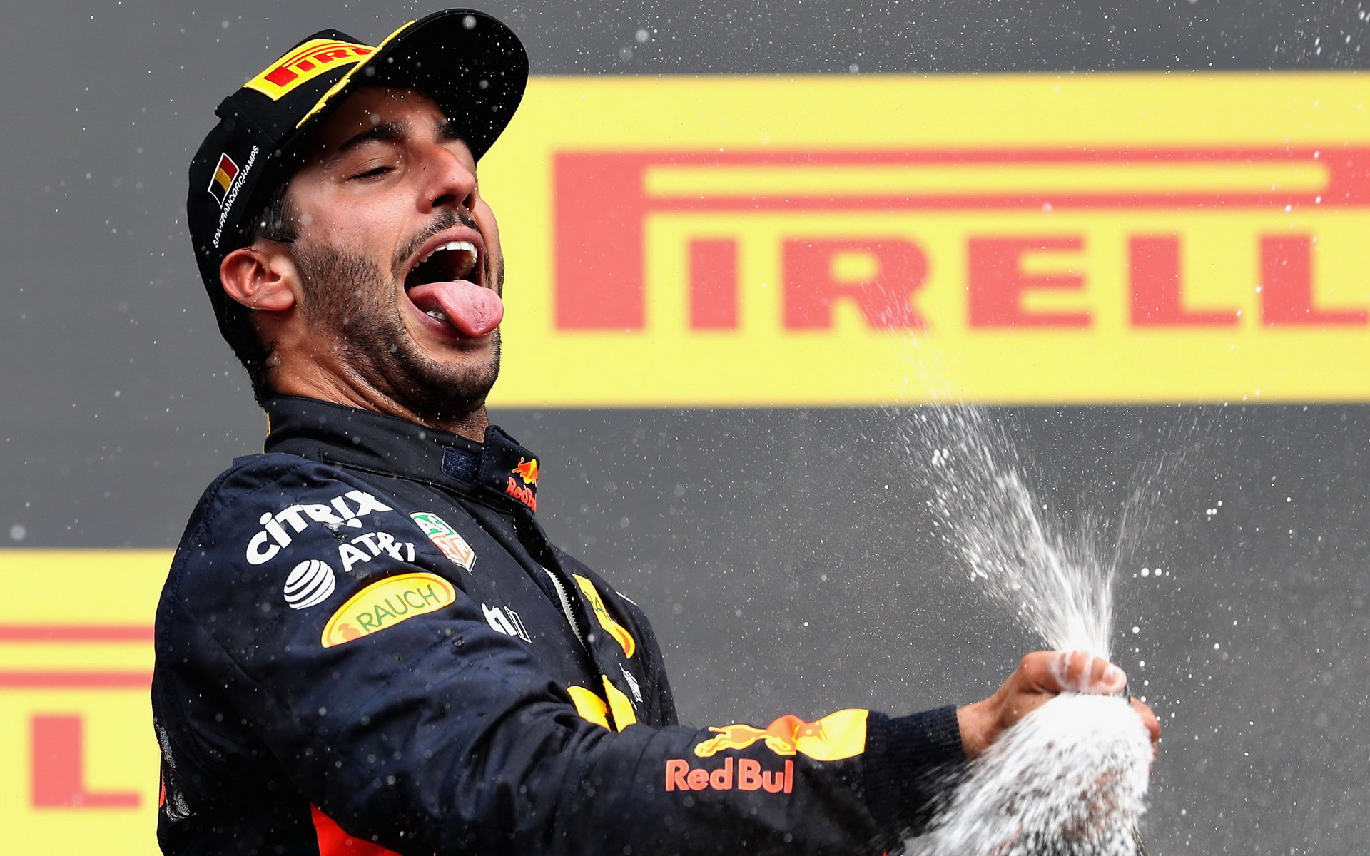 Daniel Ricciardo mohl od příští sezóny hájit barvy Renaultu. Ale nebude