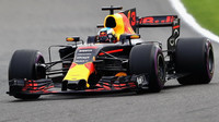 Daniel Ricciardo v závodě v Belgii