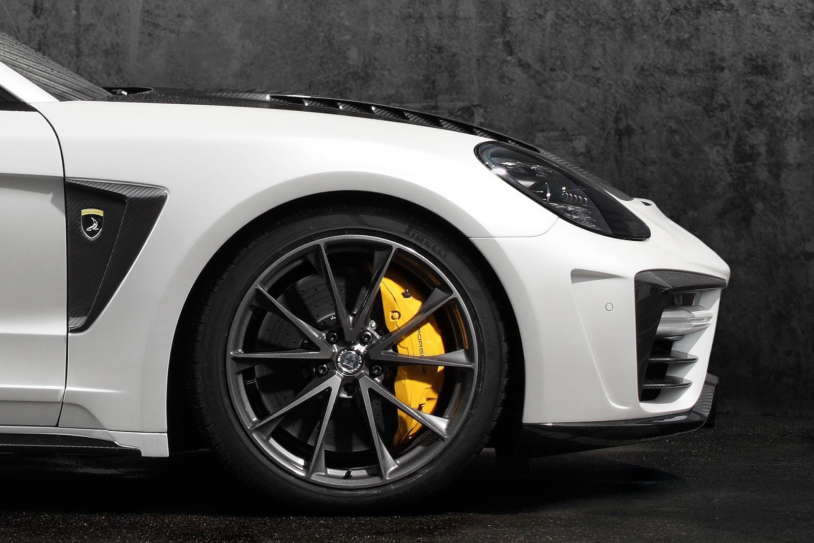 Porsche Panamera v úpravě Stingray GTR Edition od ruského úpravce TOPCAR Design