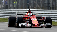 Sebastian Vettel za použití DRS při tréninku v Itálii