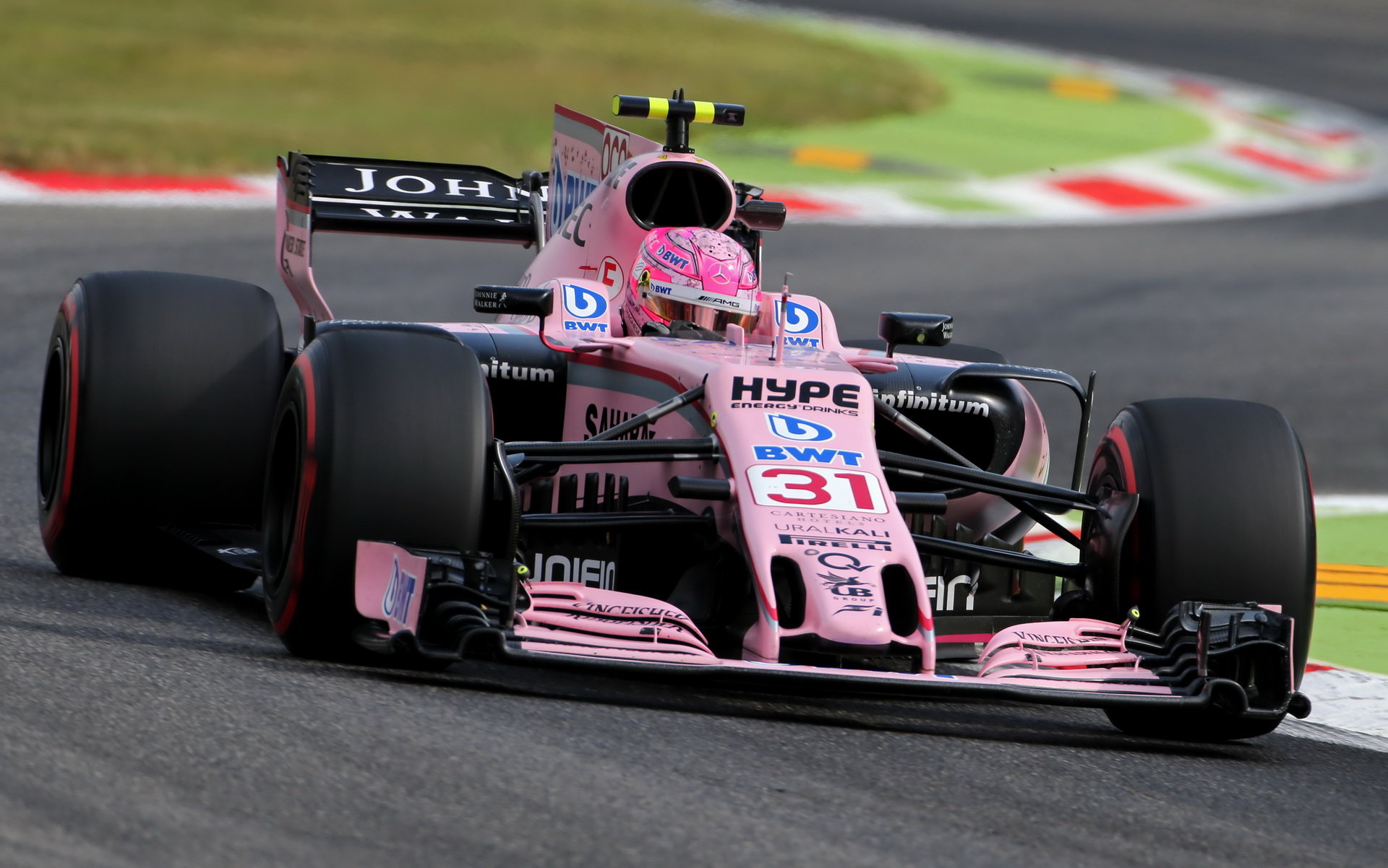 Esteban Ocon při tréninku v Itálii