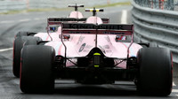 Esteban Ocon a Sergio Pérez při tréninku v Itálii