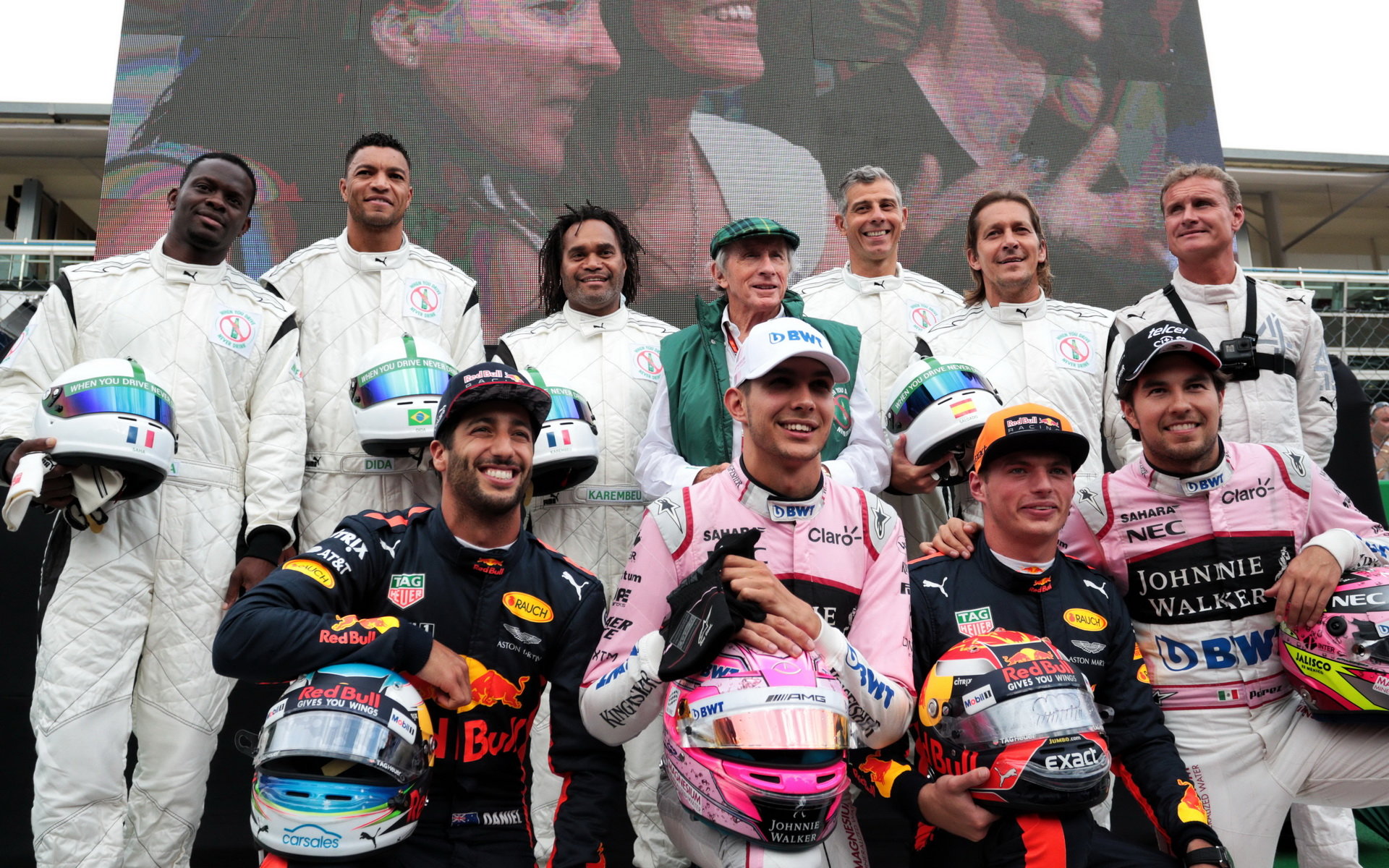 Daniel Ricciardo, Esteban Ocon, Max Verstappen a Sergio Pérez si užili motokáry v Itálii