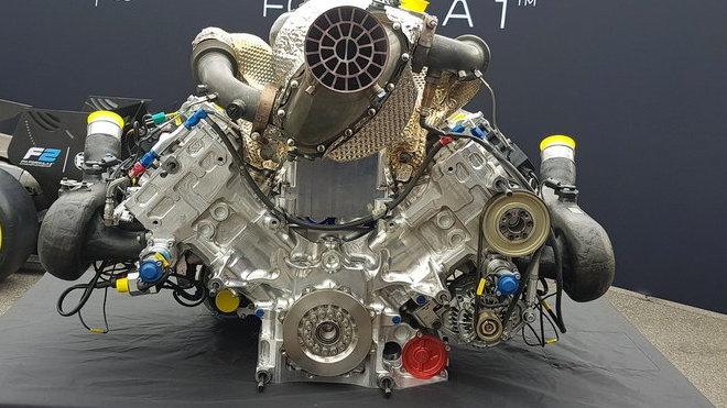 3,6litrový turbomotor používaný ve Formuli 2