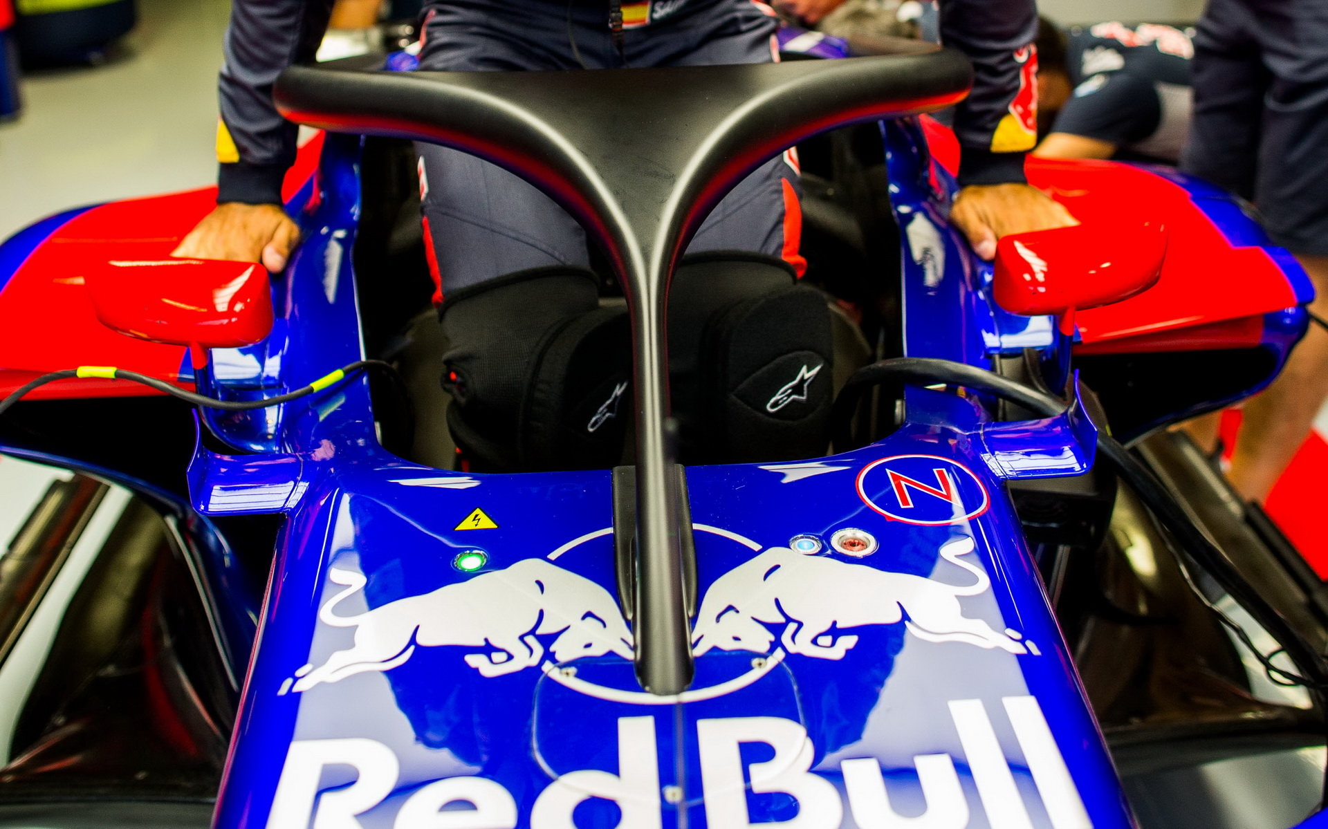 Ochrana kokpitu na voze Toro Rosso STR12 - Renault při tréninku v Itálii