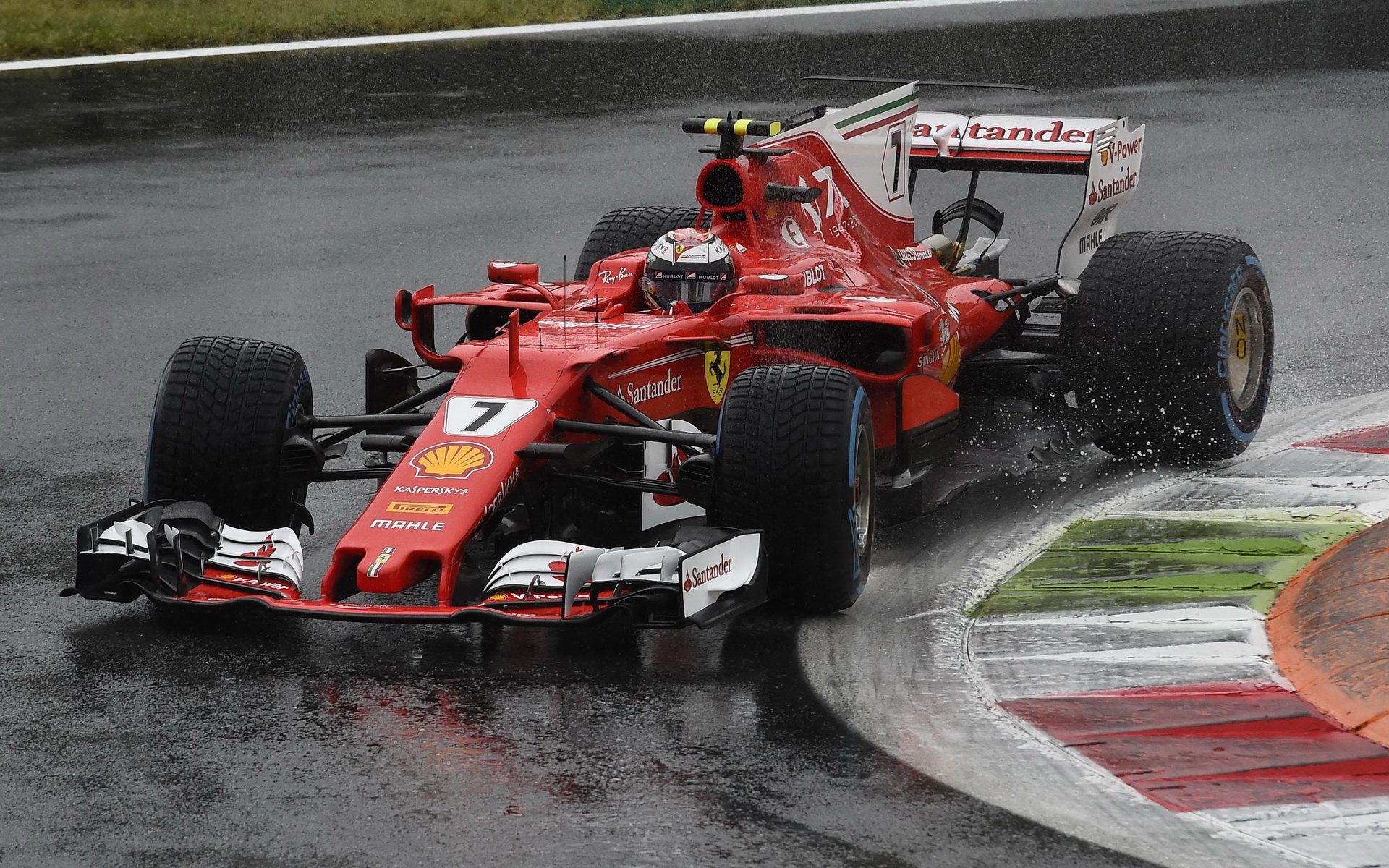 Kimi Räikkönen za deštivé kvalifikace v Itálii