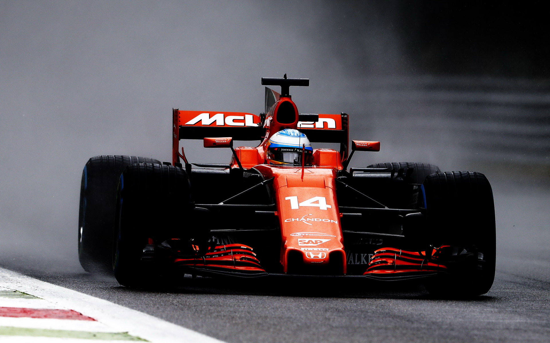 Fernando Alonso za deštivé kvalifikace v Itálii