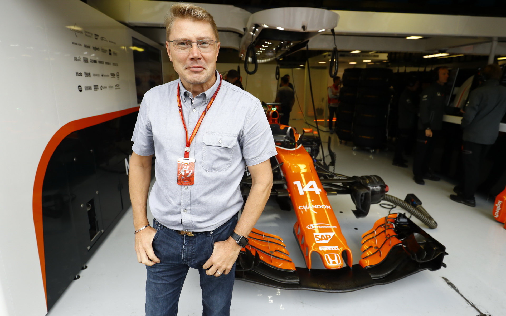 Mika Häkkinen na návštěvě u McLarenu počas kvalifikace v Itálii