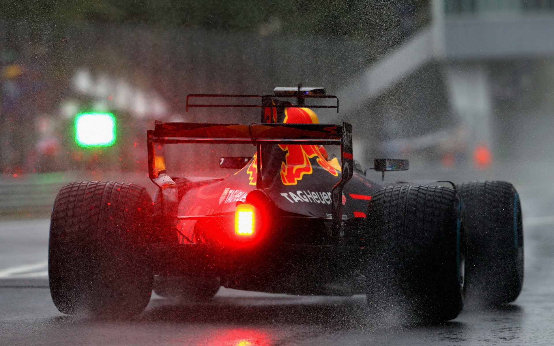 Daniel Ricciardo za deštivé kvalifikace v Itálii
