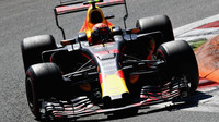Max Verstappen v závodě v Itálii