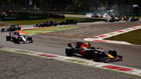 Max Verstappen v závodě v Itálii