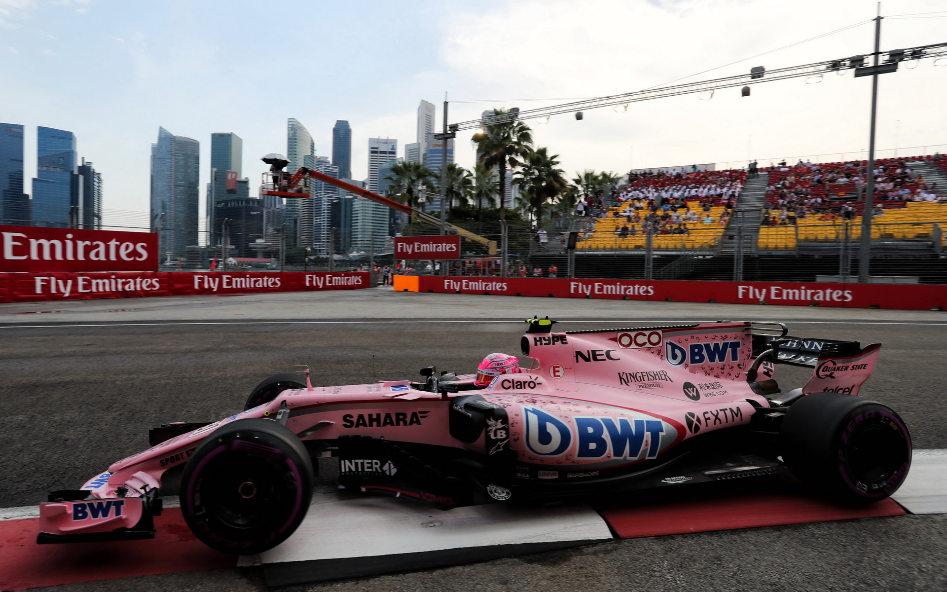 Esteban Ocon při tréninku v Singapuru