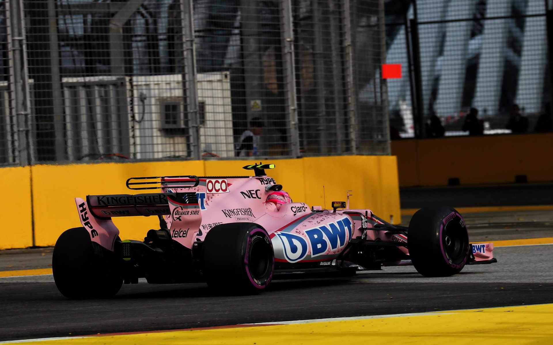 Esteban Ocon při tréninku v Singapuru