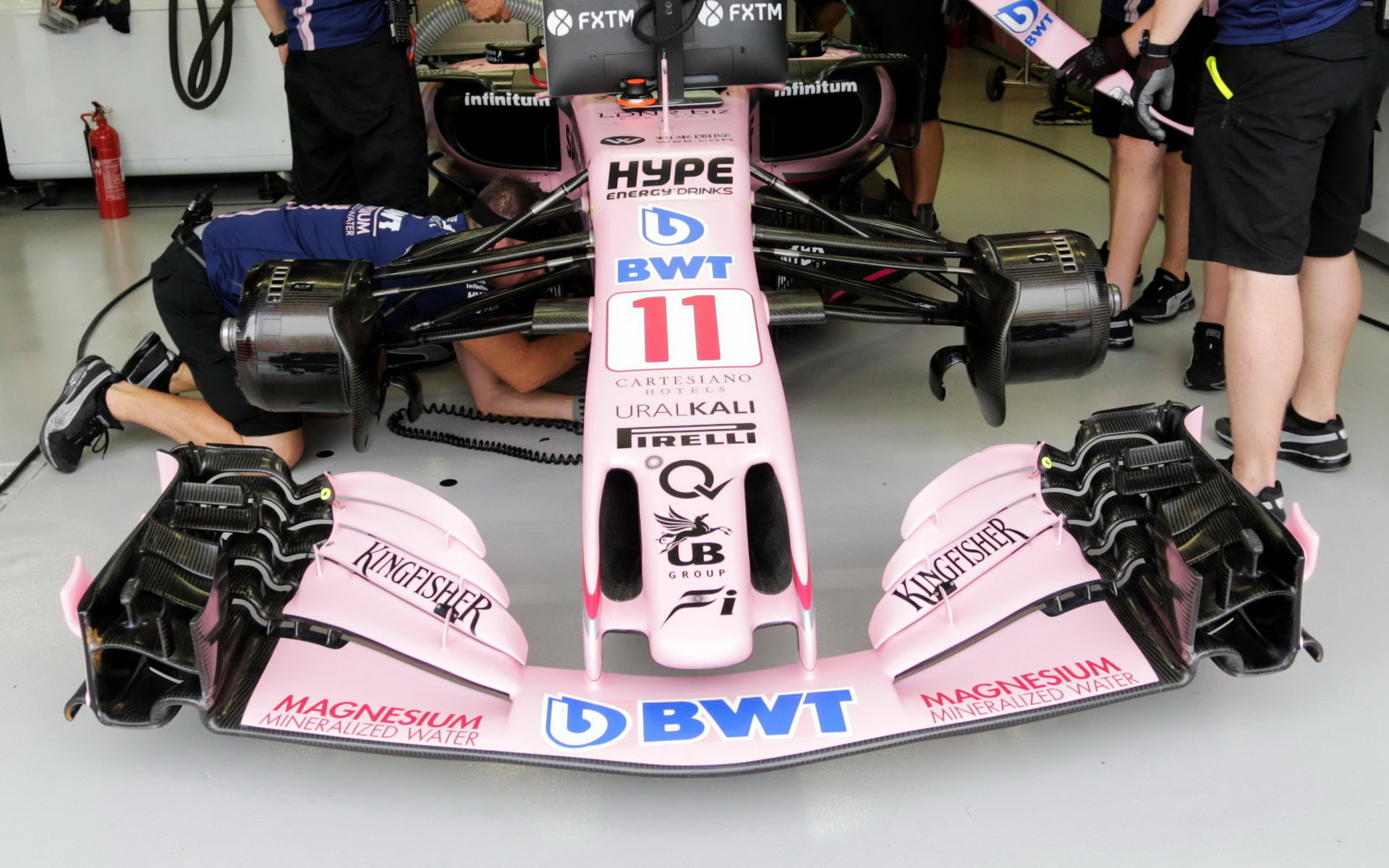 Přední křídlo vozu Force India VJM10 v Singapuru