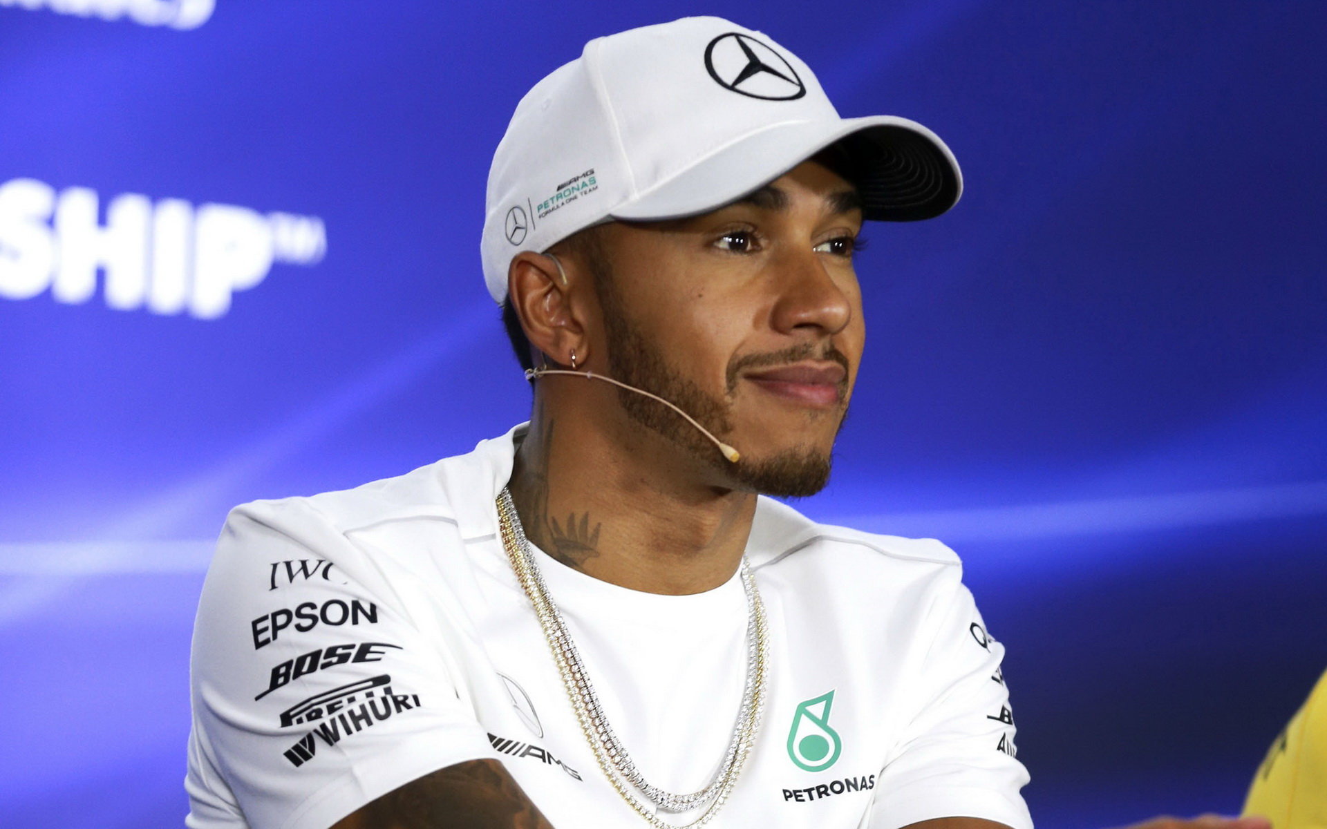 Lewis Hamilton na tiskové konferenci