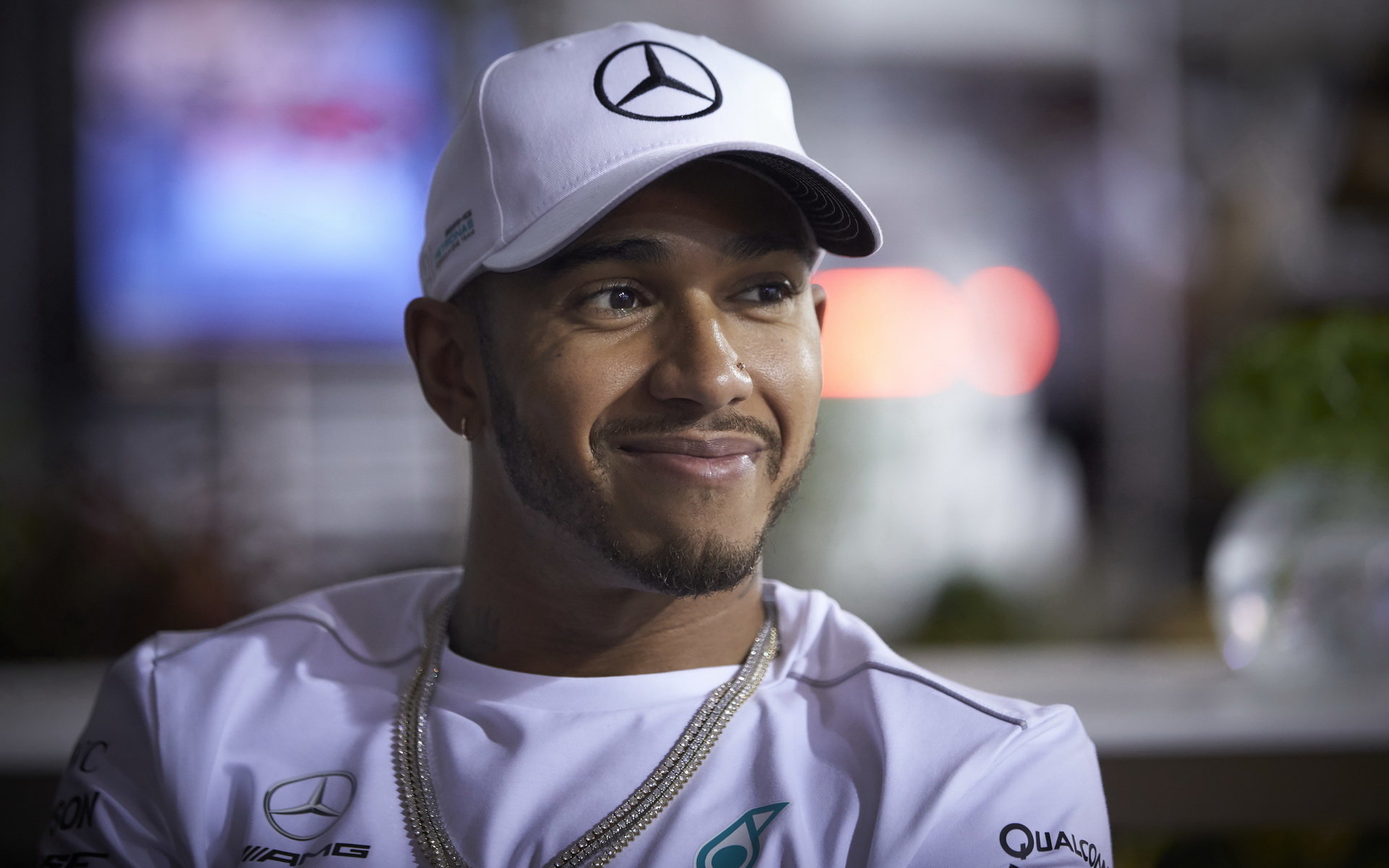 Mercedes slabiny svého vozu na pomalejších okruzích letos už nevyřeší, Lewis Hamilton je před posledními závody přesto v klidu
