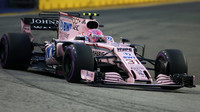 Esteban Ocon v kvalifikaci v Singapuru