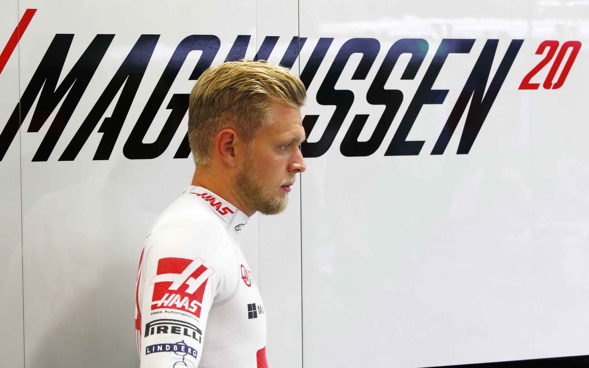 Kevin Magnussen v kvalifikaci v Singapuru