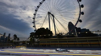 Lewis Hamilton v Singapuru