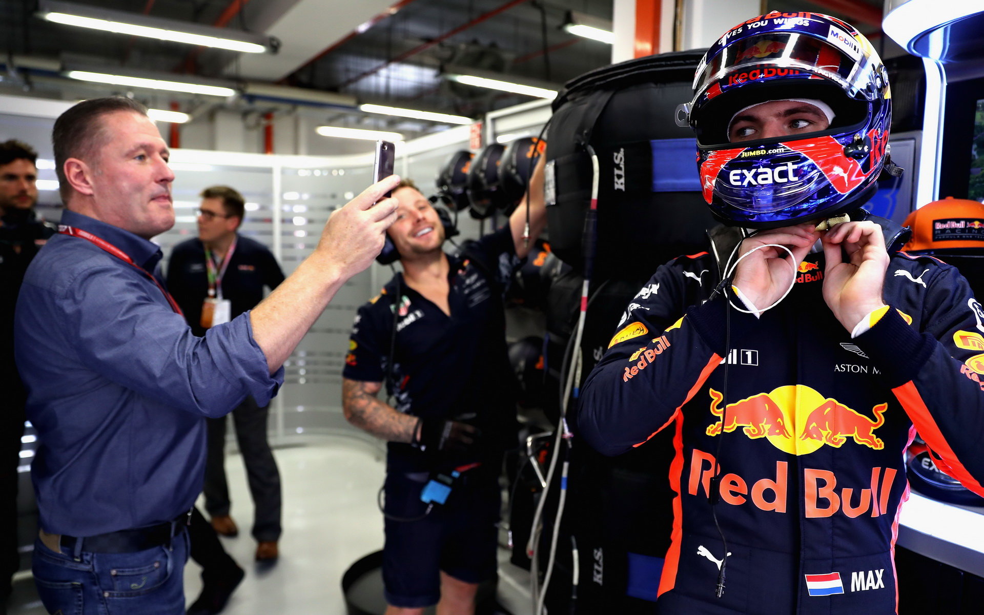 Max Verstappen při tréninku v Singapuru