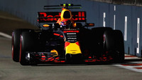 Max Verstappen při tréninku v Singapuru