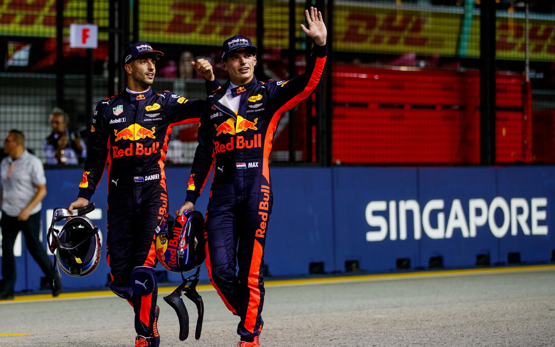 Daniel Ricciardo a Max Verstappen po kvalifikaci v Singapuru