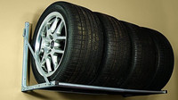 Ideální způsob skladování pneumatik bez ráfku, pneumatiky je ale třeba několikrát během skladování pootočit, aby nedošlo k jejich deformaci