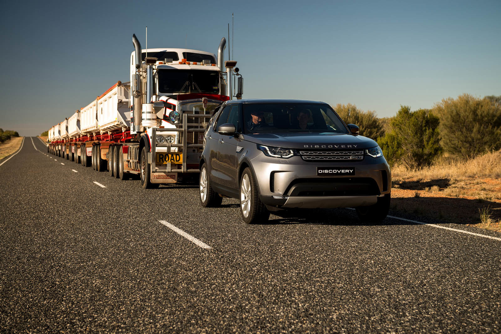 Land Rover Discovery se bez problémů popral i se 110 tunovým nákladem